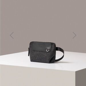 Beautiful lightly used but like new ! Graf lantz bedford merino wool belt bag